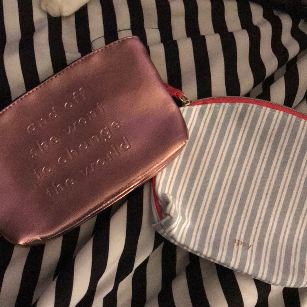 2 beautiful makeup bags!